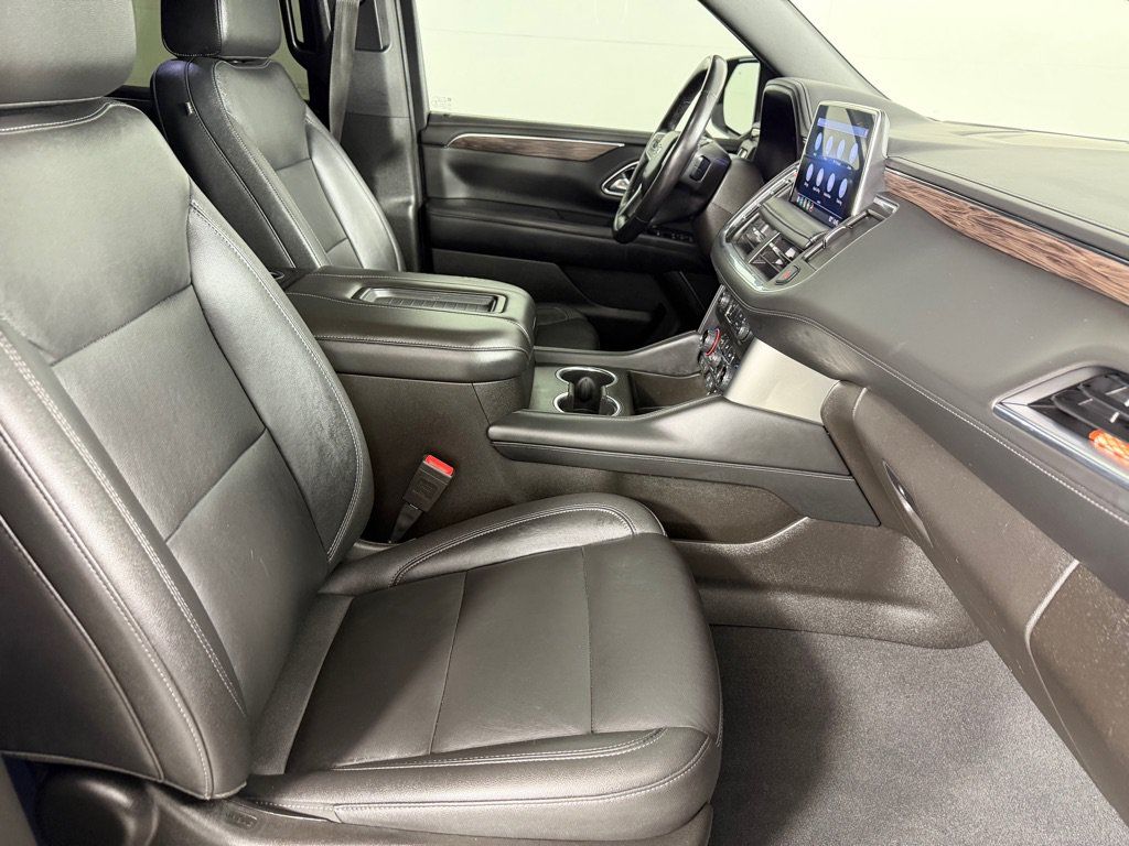 Used 2021 Chevrolet Tahoe Z71 w/ Z71 Off-Road Package AWD/4WD image 26