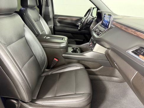 Used 2021 Chevrolet Tahoe Z71 w/ Z71 Off-Road Package AWD/4WD image 26