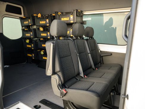 Used 2021 Mercedes-Benz Sprinter 2500 image 27