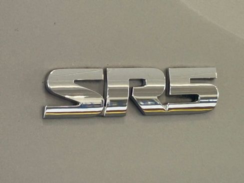 Used 2017 Toyota Tacoma SR5 image 19