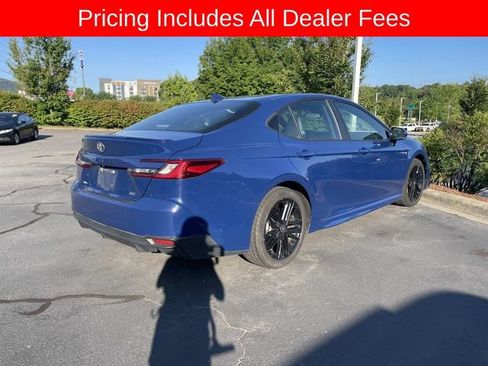 Used 2025 Toyota Camry SE FWD image 8