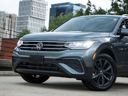 Certified 2024 Volkswagen Tiguan SE AWD/4WD image 2