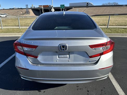 Used 2021 Honda Accord Hybrid image 9