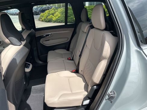 Certified 2025 Volvo XC90 B6 Plus AWD/4WD image 40