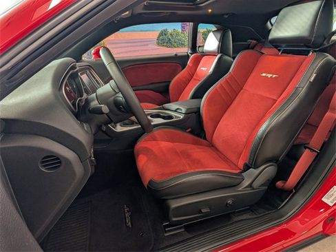 Used 2016 Dodge Challenger SRT Hellcat image 8
