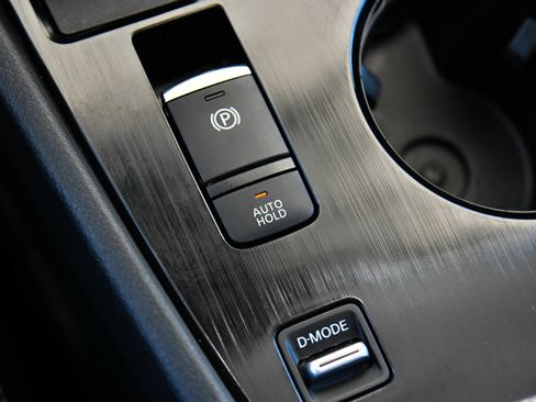 Used 2024 Nissan Rogue S FWD image 25