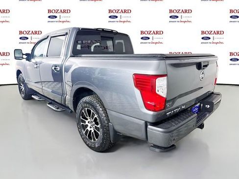 Used 2021 Nissan Titan SV w/ SV Convenience Package image 6