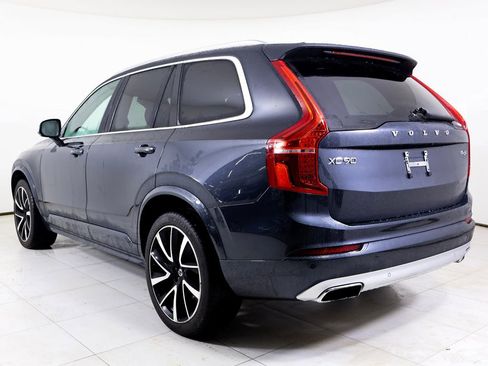 Used 2021 Volvo XC90 T6 Momentum w/ Climate Package image 3