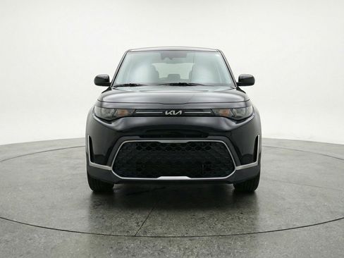 Used 2025 Kia Soul LX w/ LX Technology Package image 2