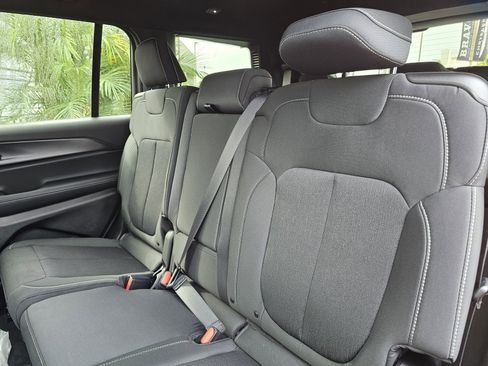 New 2025 Jeep Grand Cherokee L Laredo image 26