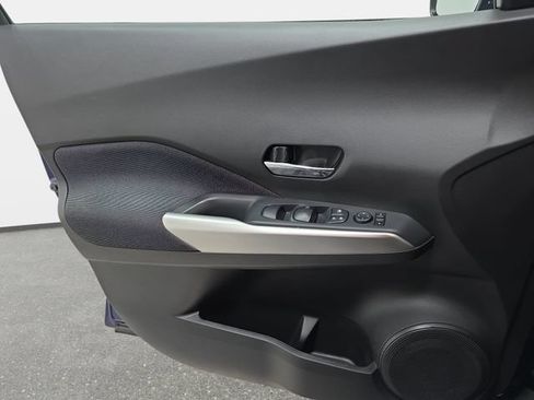 Used 2018 Nissan Kicks SV FWD image 25