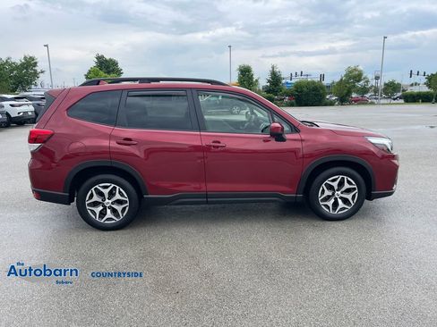 Used 2019 Subaru Forester Premium AWD/4WD image 6