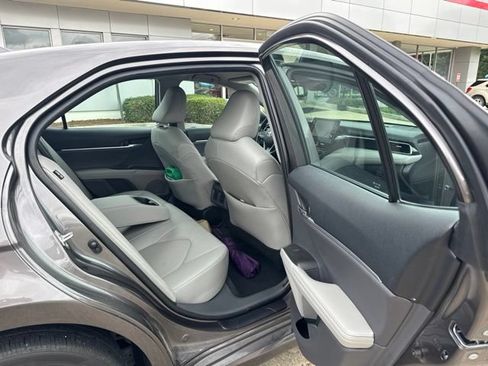 Used 2023 Toyota Camry XLE FWD image 8