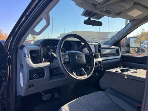 Used 2024 Ford F350 XLT image 21