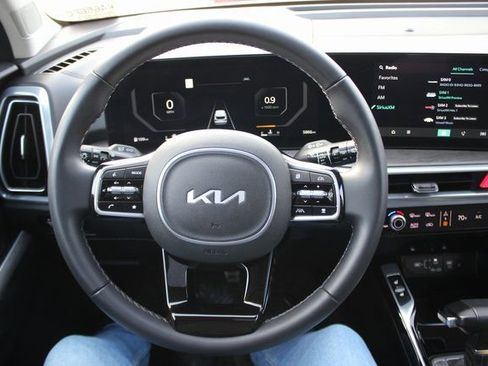 Used 2025 Kia Sorento SX image 15