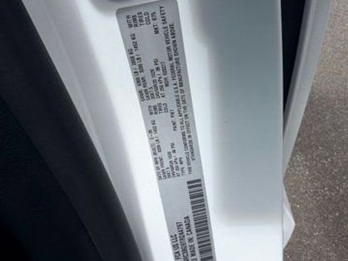 New 2026 Chrysler Pacifica Select AWD/4WD image 22