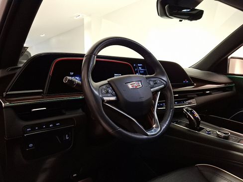 Certified 2021 Cadillac Escalade Premium Luxury image 12