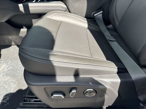 New 2026 GMC Yukon XL Denali image 12