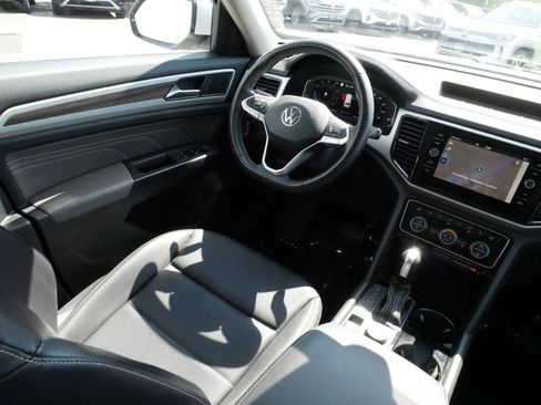 Used 2023 Volkswagen Atlas SEL AWD/4WD image 9