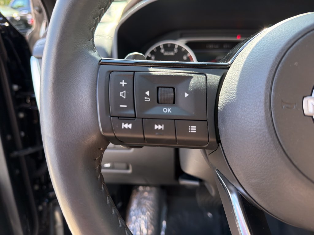 Used 2023 Nissan Rogue SV w/ SV Premium B Package FWD image 22