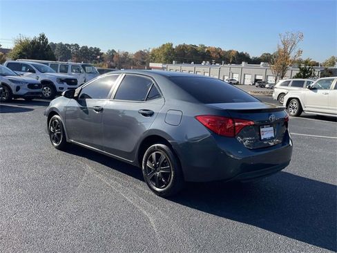 Used 2017 Toyota Corolla SE image 4