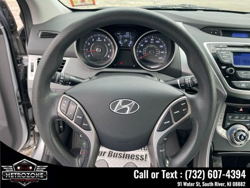 Used 2013 Hyundai Elantra GLS w/ Preferred Pkg FWD image 17