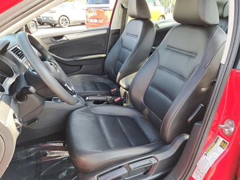 Used 2018 Volkswagen Jetta Wolfsburg Edition image 14