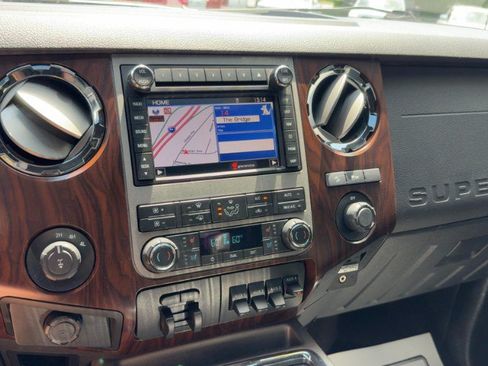 Used 2011 Ford F250 Lariat w/ Lariat Ultimate Pkg AWD/4WD image 15