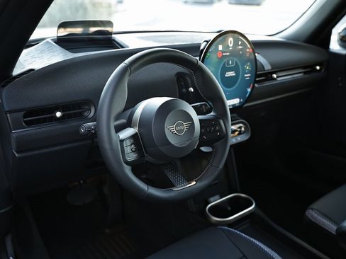 New 2026 MINI Cooper 2-Door Hardtop image 18