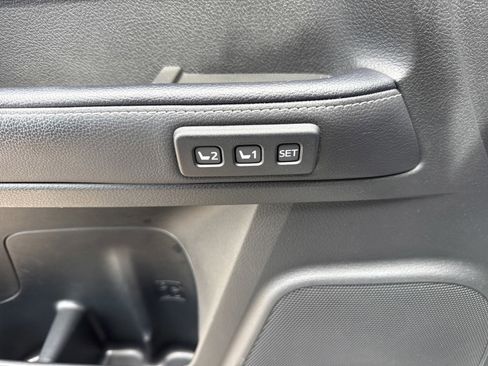 Used 2022 Toyota 4Runner Limited AWD/4WD image 13
