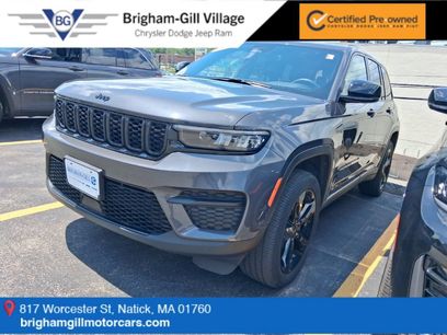 Used 2023 Jeep Grand Cherokee Altitude
