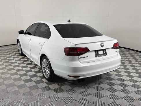 Used 2016 Volkswagen Jetta SEL w/ Lighting Package FWD image 7