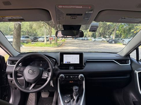 Used 2025 Toyota RAV4 LE image 27