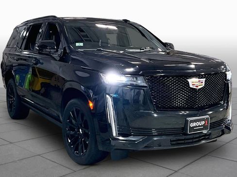 Used 2022 Cadillac Escalade Sport Platinum AWD/4WD image 3