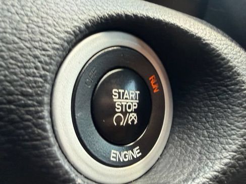 Used 2015 Chrysler 200 Limited w/ Convenience Group FWD image 19