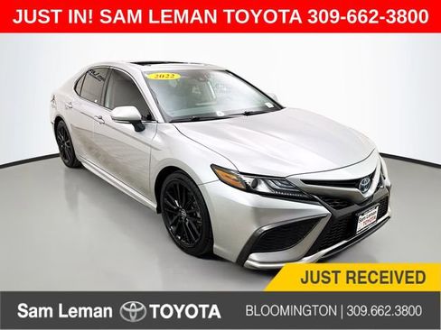Used 2022 Toyota Camry XSE image 1