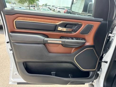 Used 2022 RAM 1500 Limited AWD/4WD image 9