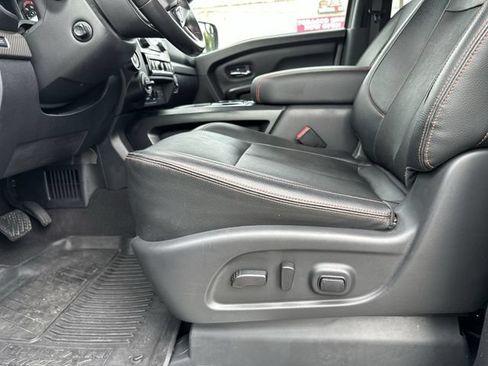 Used 2023 Nissan Titan PRO-4X w/ Pro-4x Convenience Package AWD/4WD image 13