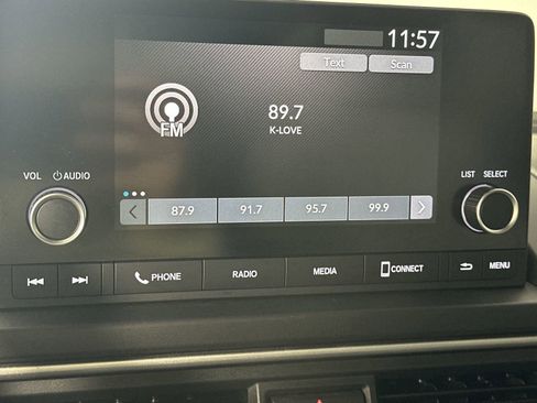 Used 2023 Honda Pilot LX image 18