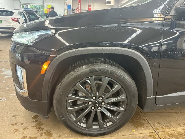 Used 2023 Chevrolet Traverse RS w/ LPO, Floor Liner Package AWD/4WD image 44
