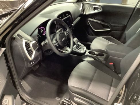 Certified 2023 Kia Soul LX image 20
