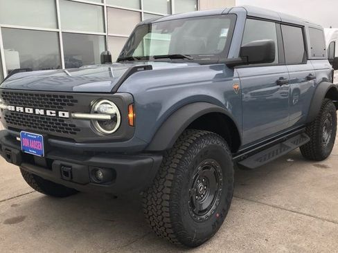 New 2025 Ford Bronco Badlands w/ Sasquatch Package image 3