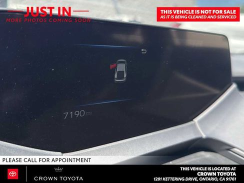 Used 2026 Toyota Prius XLE FWD image 5