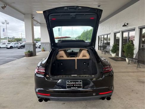 Used 2019 Porsche Panamera RWD image 15