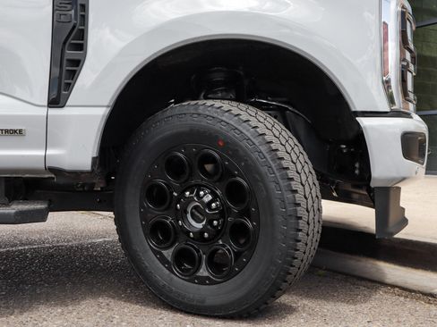 New 2026 Ford F250 Lariat w/ Black Appearance Package AWD/4WD image 12