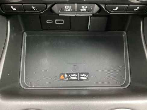 Used 2024 Chevrolet Tahoe RST image 27