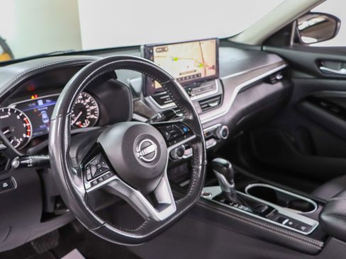 Used 2023 Nissan Altima 2.5 SV w/ SV Premium Package image 23