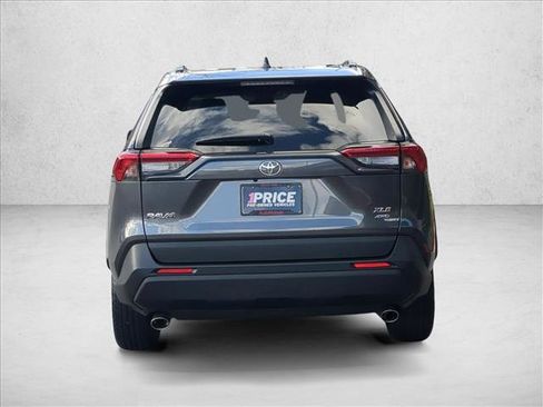Used 2020 Toyota RAV4 XLE image 7