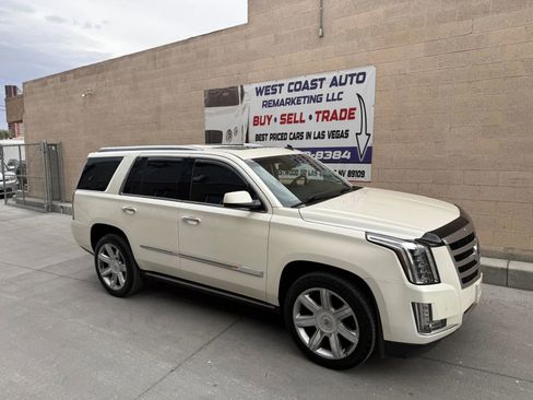 Used 2015 Cadillac Escalade Premium image 2