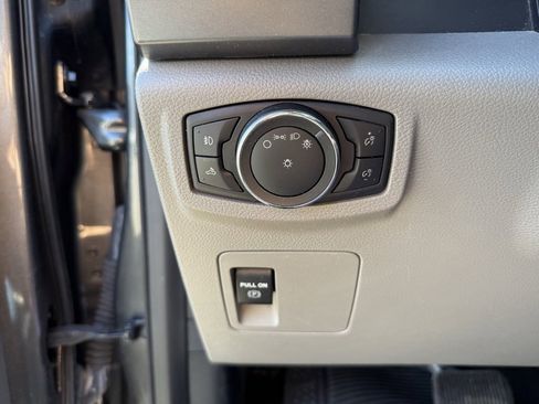 Used 2020 Ford F150 XLT image 18